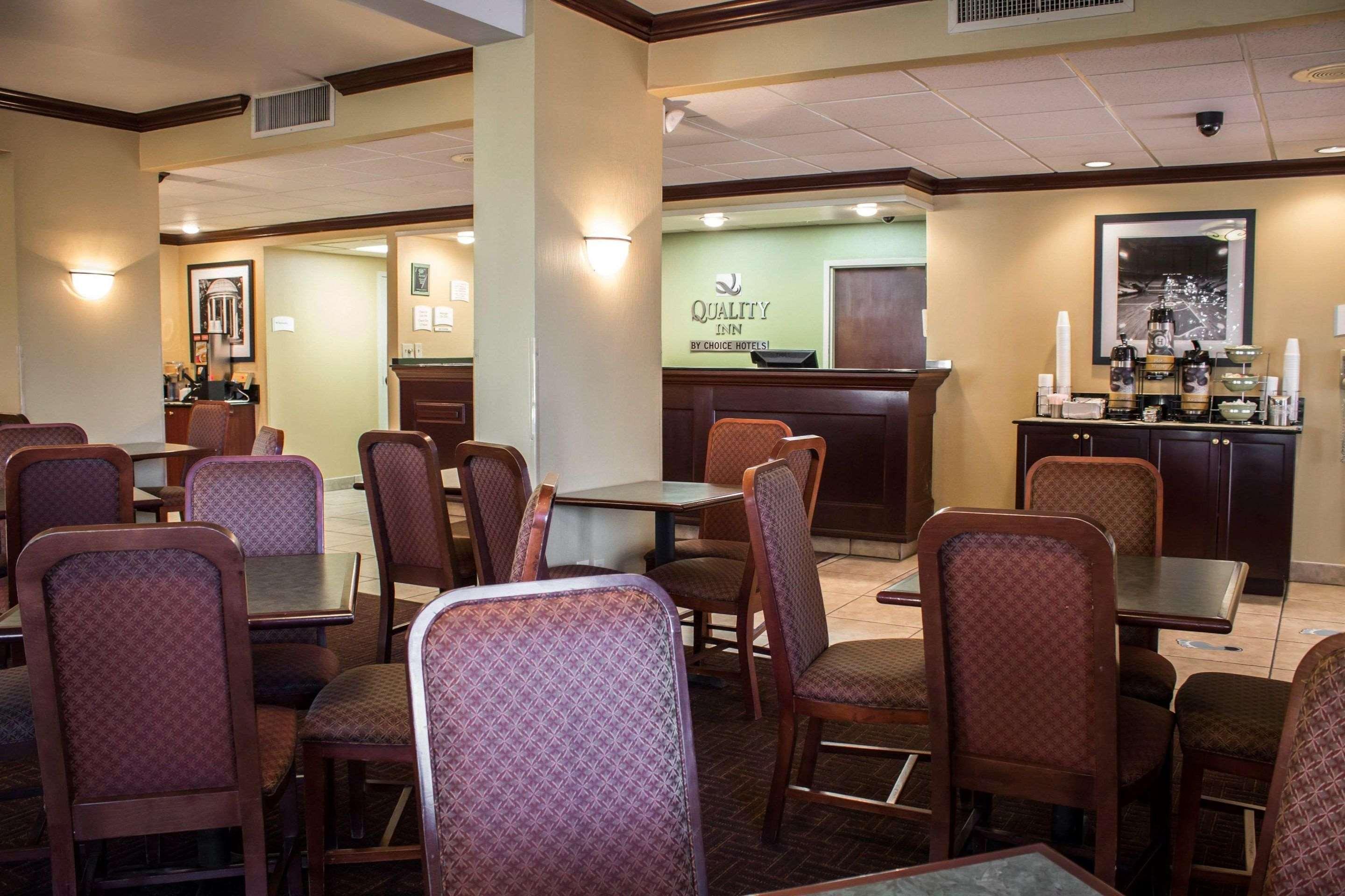 Hampton Inn Chapel Hill Extérieur photo