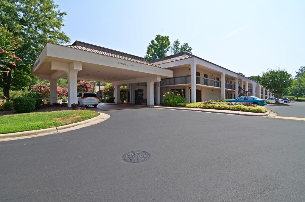 Hampton Inn Chapel Hill Extérieur photo