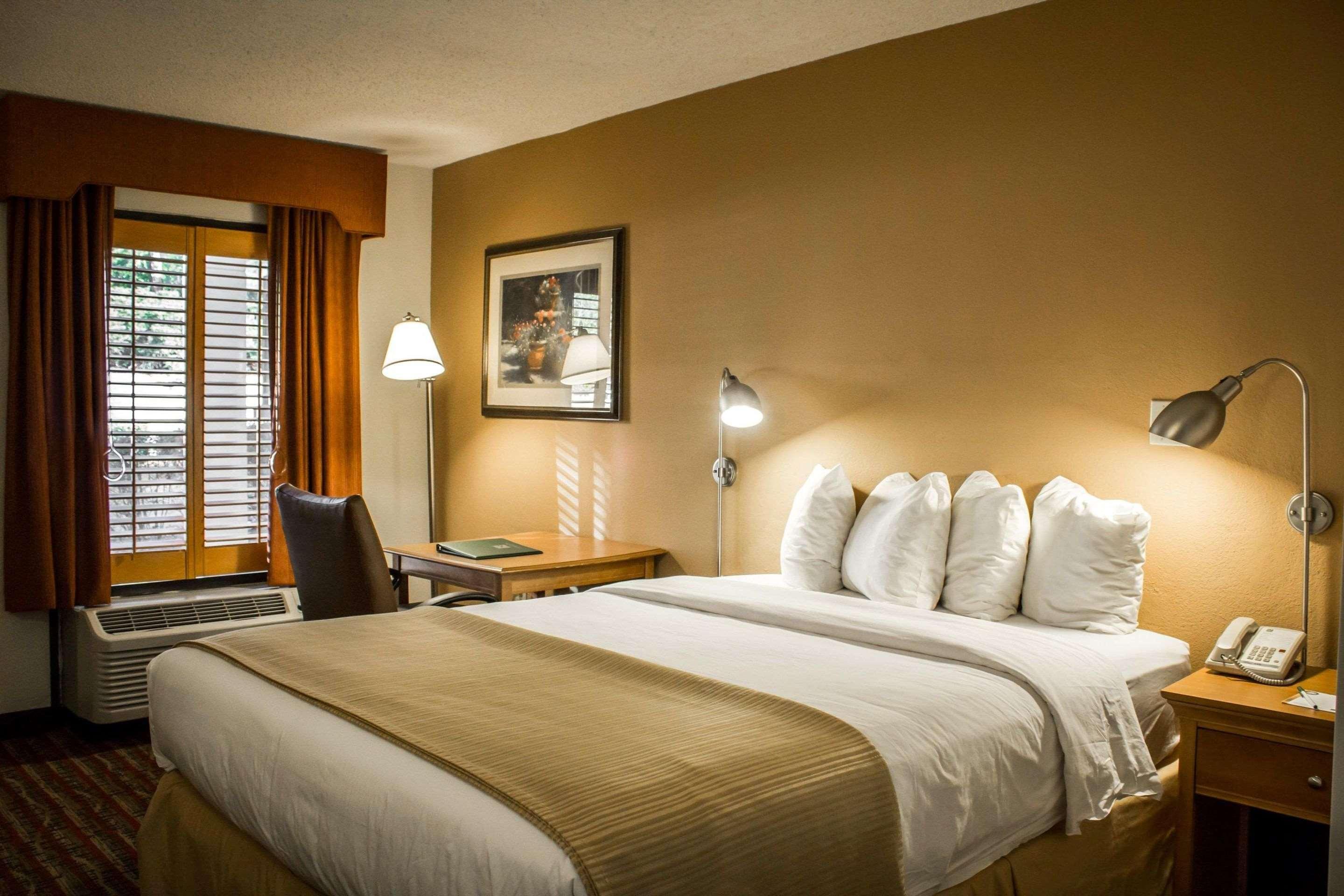 Hampton Inn Chapel Hill Extérieur photo