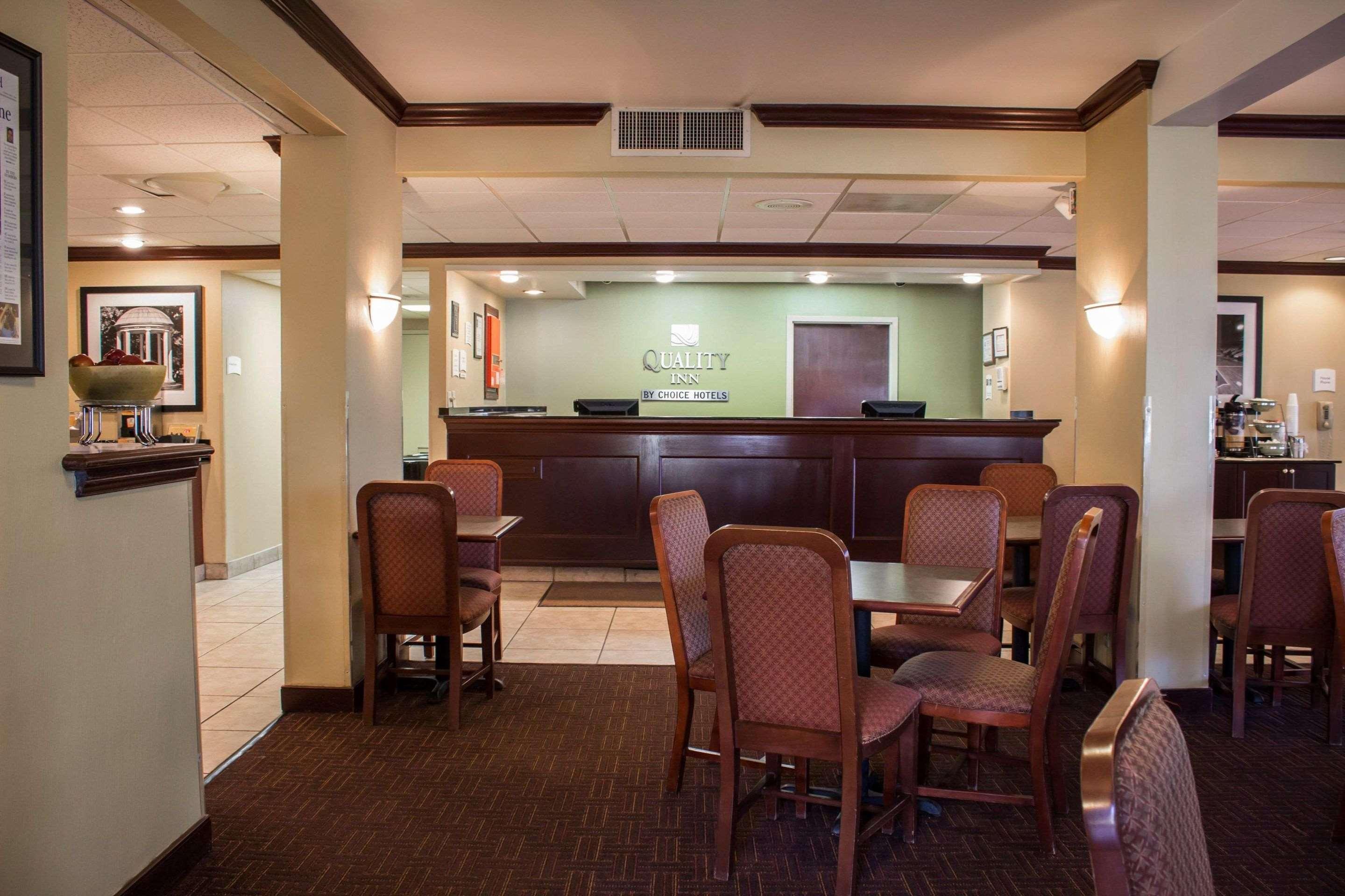 Hampton Inn Chapel Hill Extérieur photo